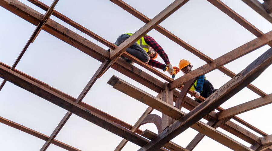 Expert new roof installation services in Delavan, IL